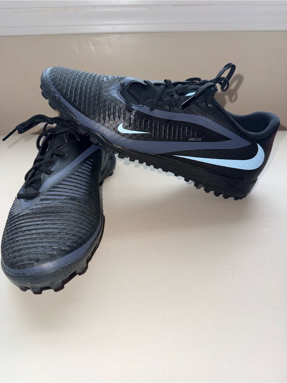 Nike Phantom 6 Low Academy Turf Shoes - Black & Light Blue
